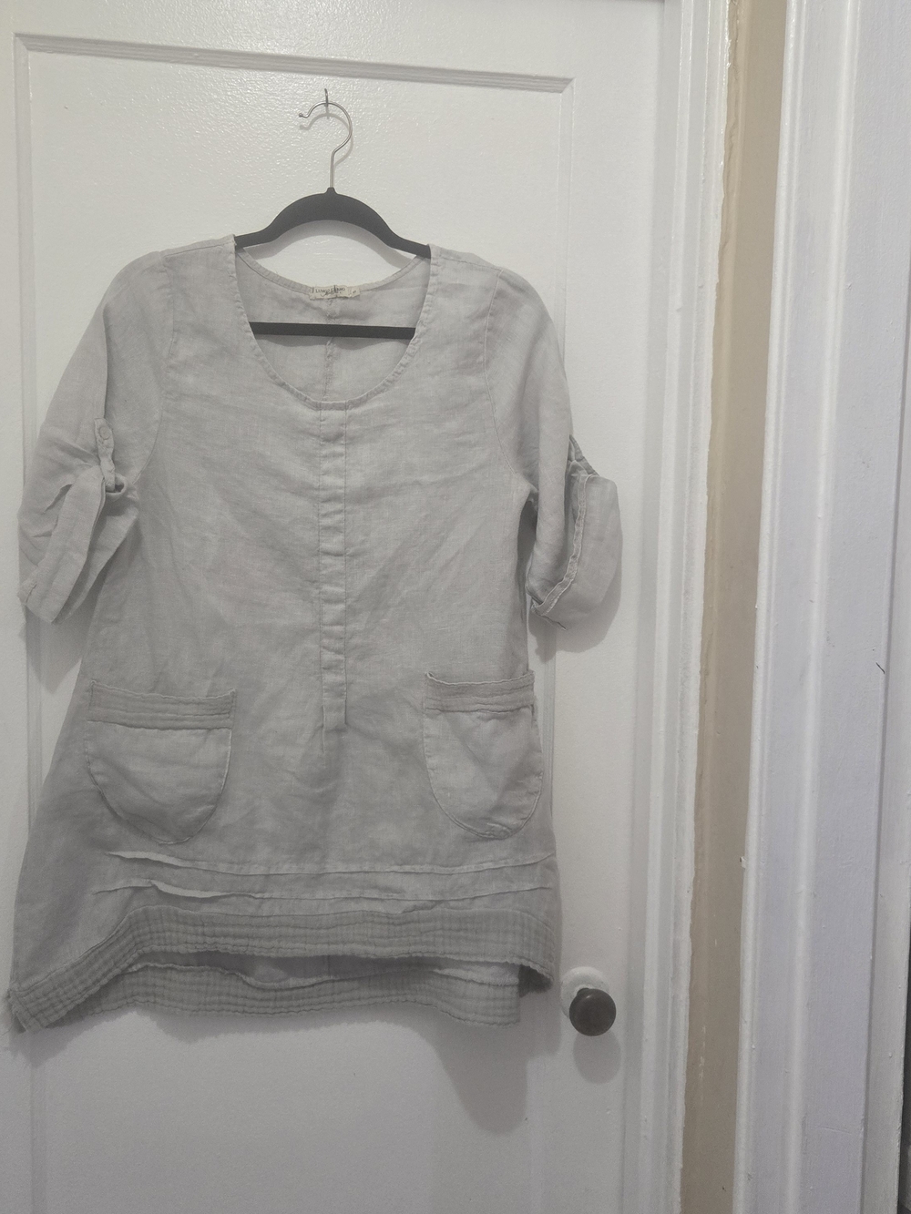 Light Gray Linen Tunic with Front Pockets - Women's Casual Top